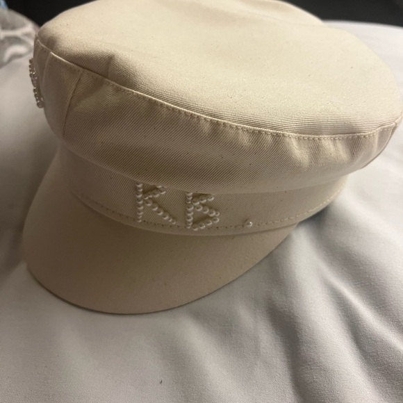 White cap Ruslan Baginskiy - Picture 6 of 7